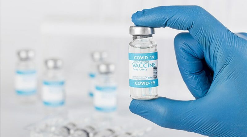 Szczepionka przeciw COVID a wakacje 2021