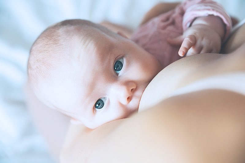 Karmienie piersią: zalety dla dziecka i matki