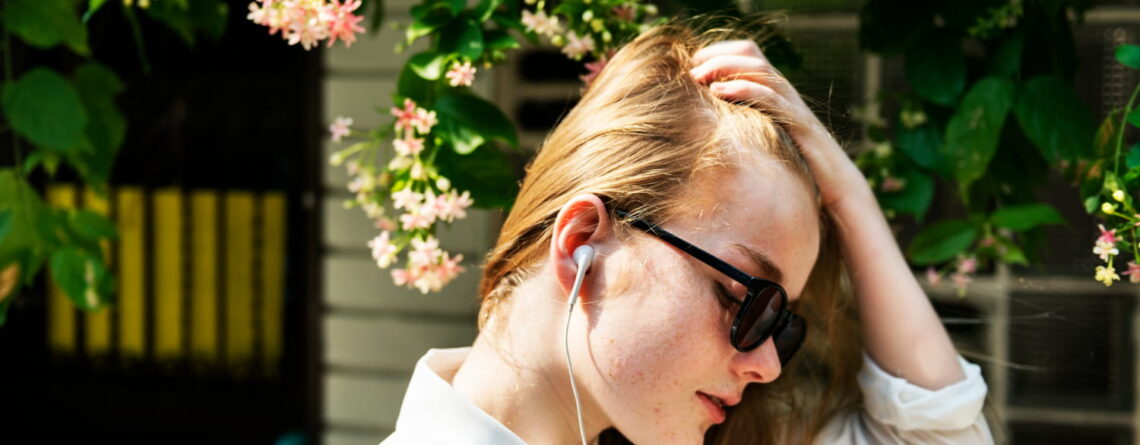 Ból głowy na wiosnę – przyczyny i skuteczne sposoby łagodzenia