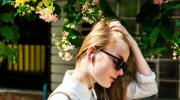 Ból głowy na wiosnę – przyczyny i skuteczne sposoby łagodzenia